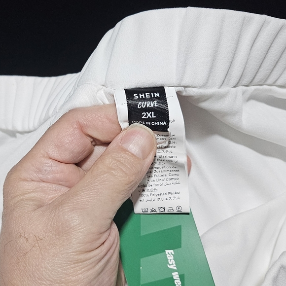 SHEIN EZwear Plus Size Women's Pleated Skirt With Ruffled Hemline - Picture 2 of 3